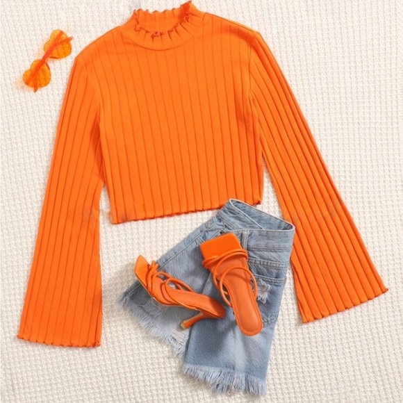 Tops - 💎 Orange top with flared arms size 2 (XS)